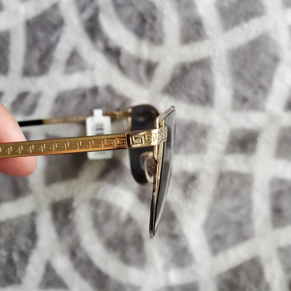 Versace sunglasses - Picture 3 of 8